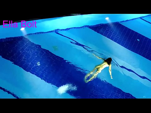 ❤️ Saya tidak boleh berhenti menonton, berambut perang muda ditangkap berenang bogel di kolam peranginan ELLA BOLT ❤❌ Video persetan pada ms.purchasexz.top ❌❤